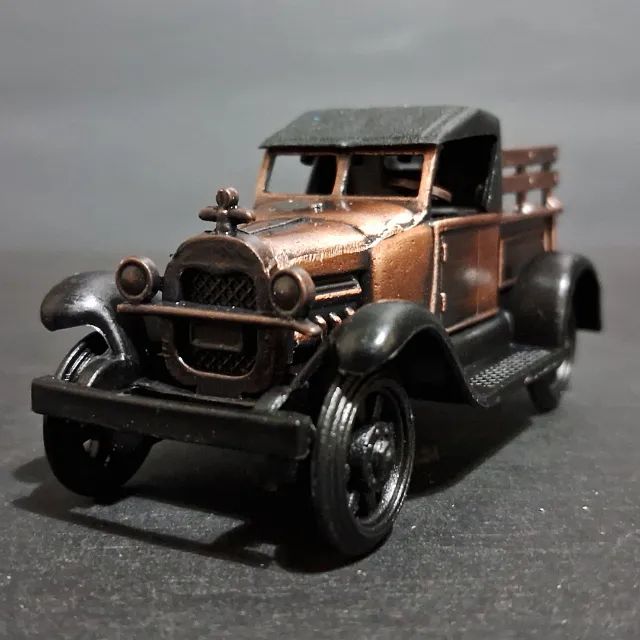 Apontador de mesa em formato de Caminhão Rural Ford 1915 Em Metal - Foto 2