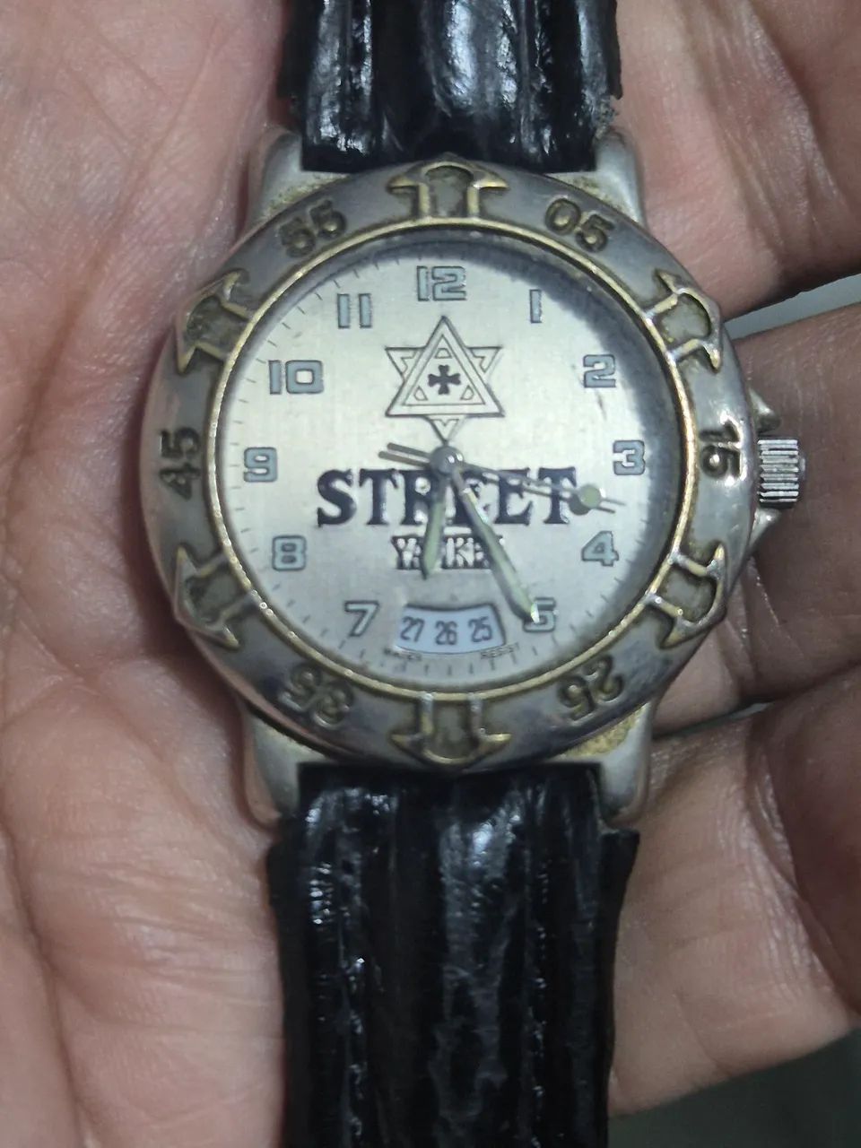 Relógio MAGNUM YANKEE  VINTAGE   À  QUARTZ    -    FUNCIONANDO PERFEITAMENTE - Foto 2