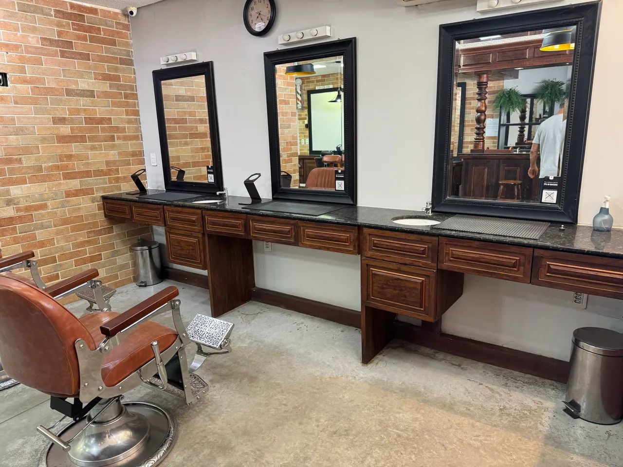 Bancada para Barbearia com espelhos - Foto 3