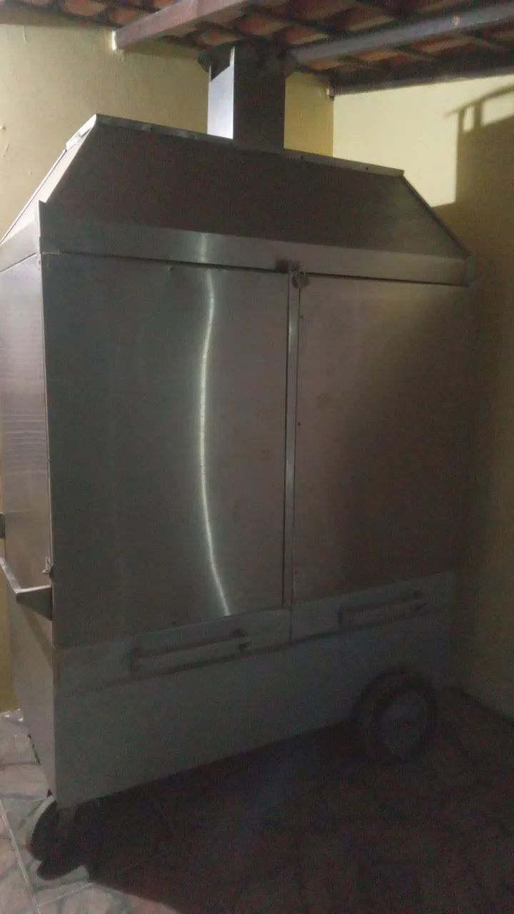 Churrasqueira grande em inox 