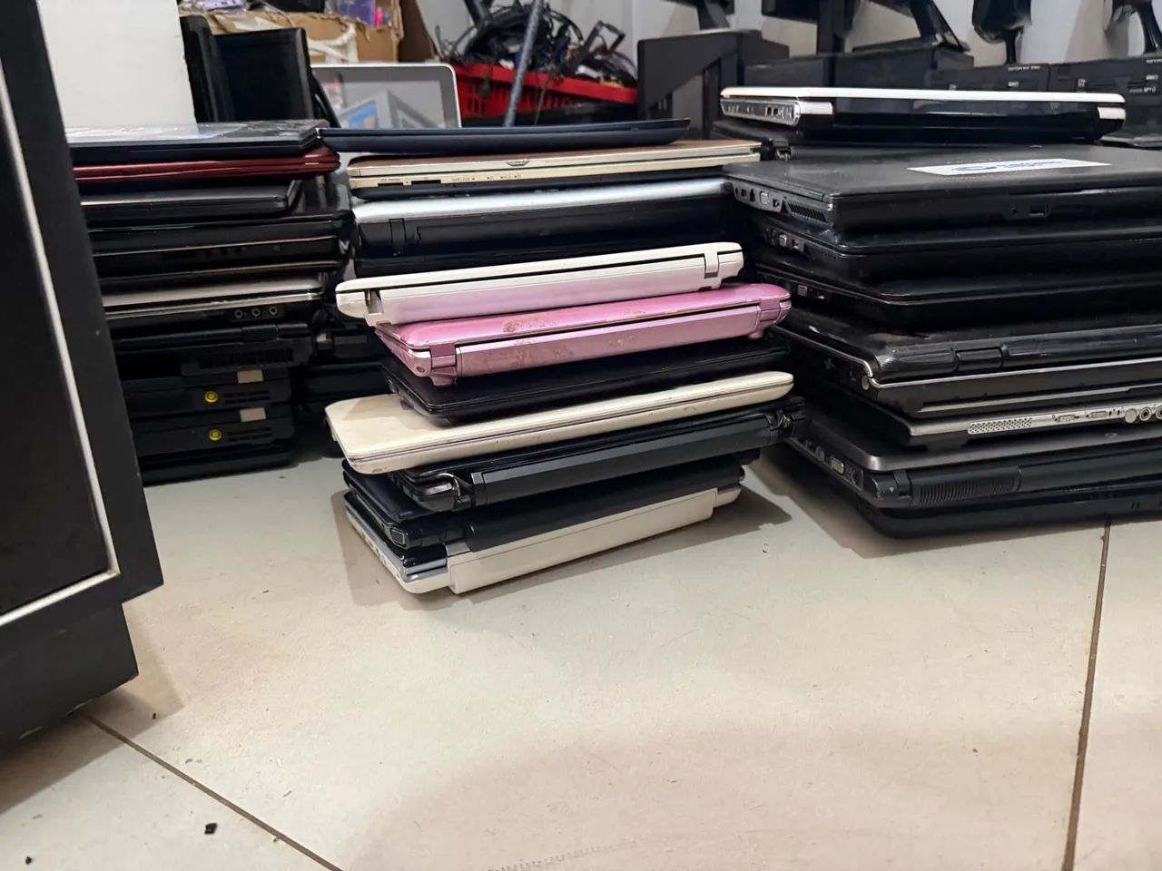 Lote de Notebooks 55 no total - Foto 3