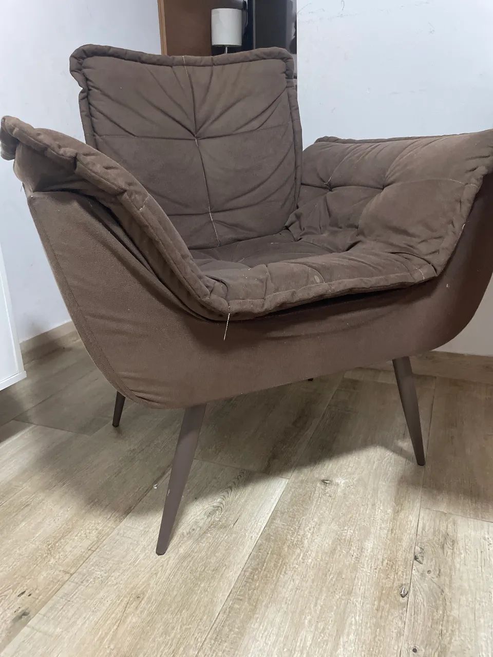 Poltrona Marrom pós de ferro  - Foto 3