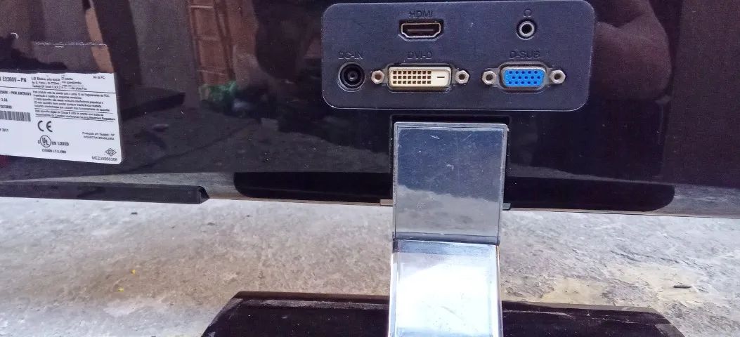 Monitor de 23 Polegadas com HDMi funcionando com risco na tela  - Foto 2