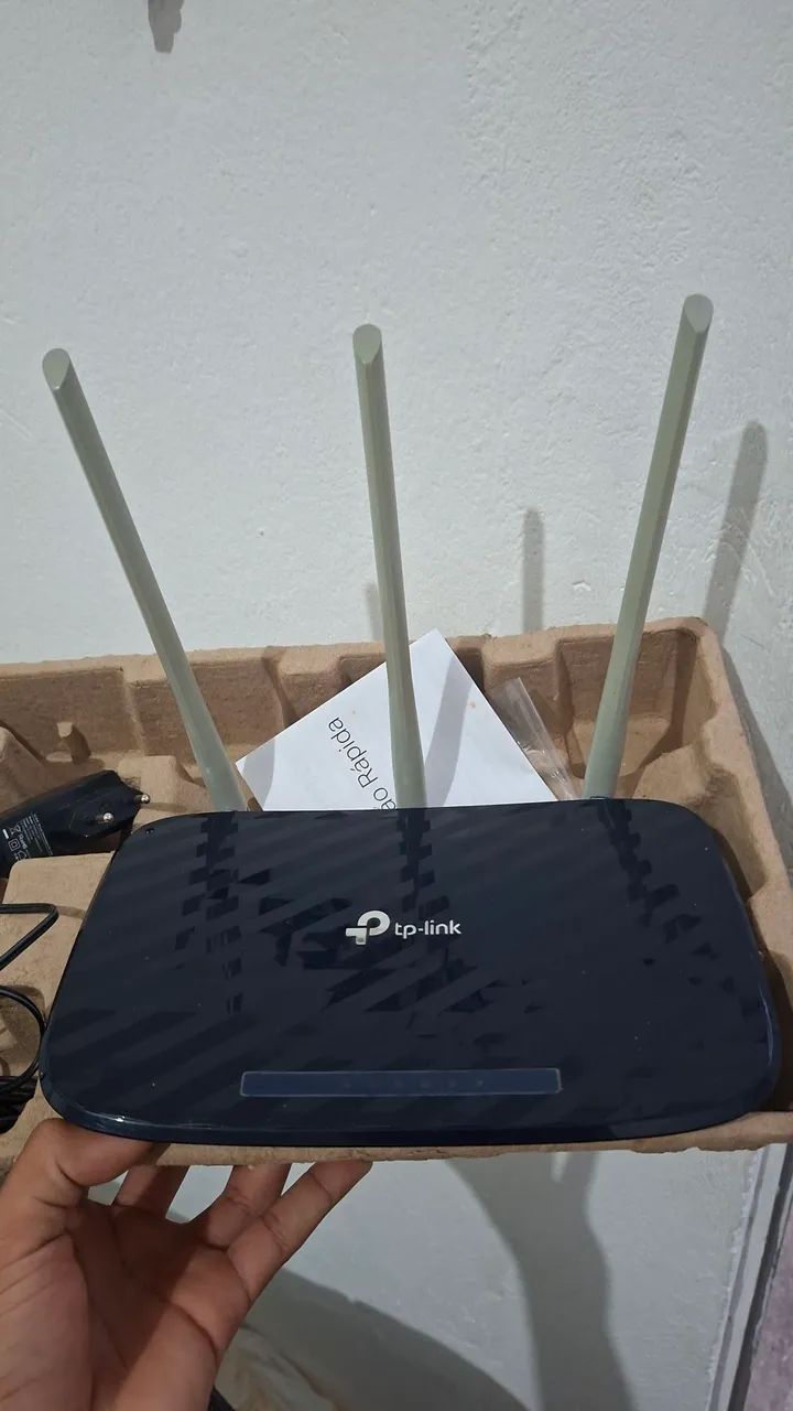 Roteador completo na caixa 