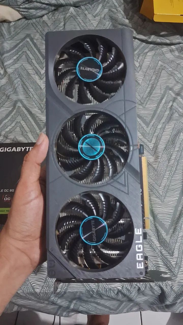 4060 8gb VRAM 