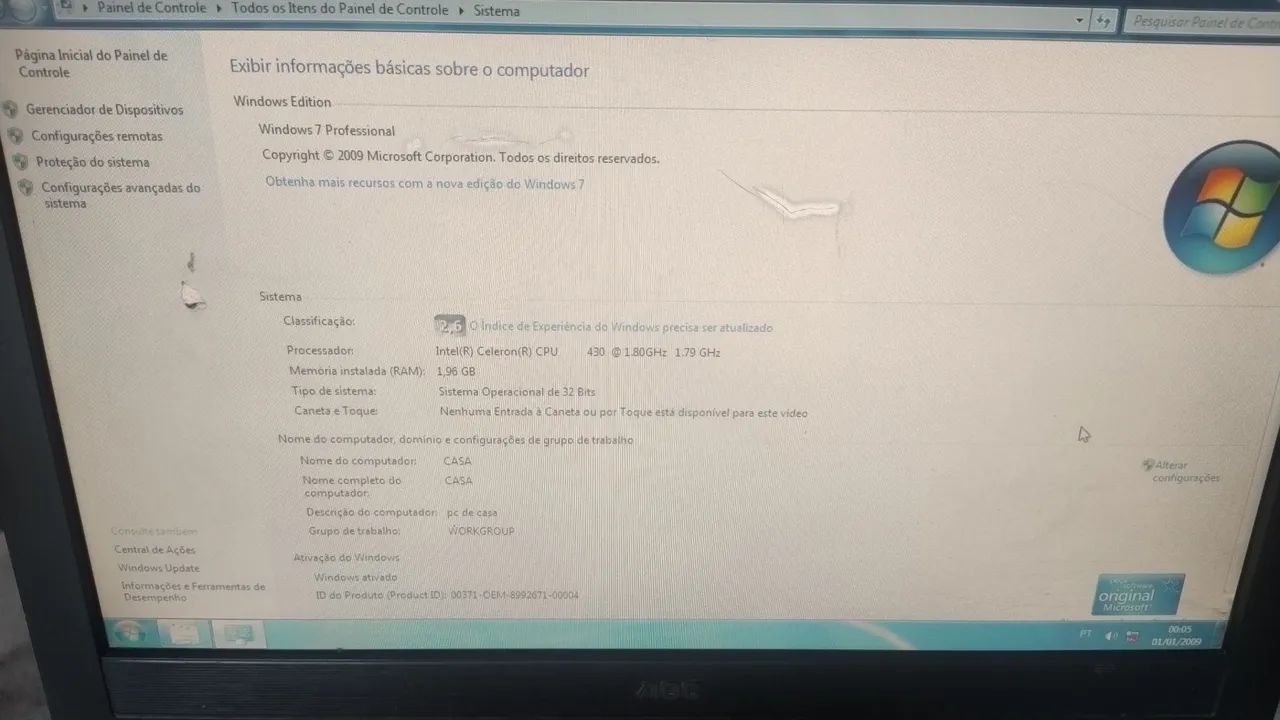 Computador completo, windows 7 professional , Celeron, com mouse, tela e teclado. 