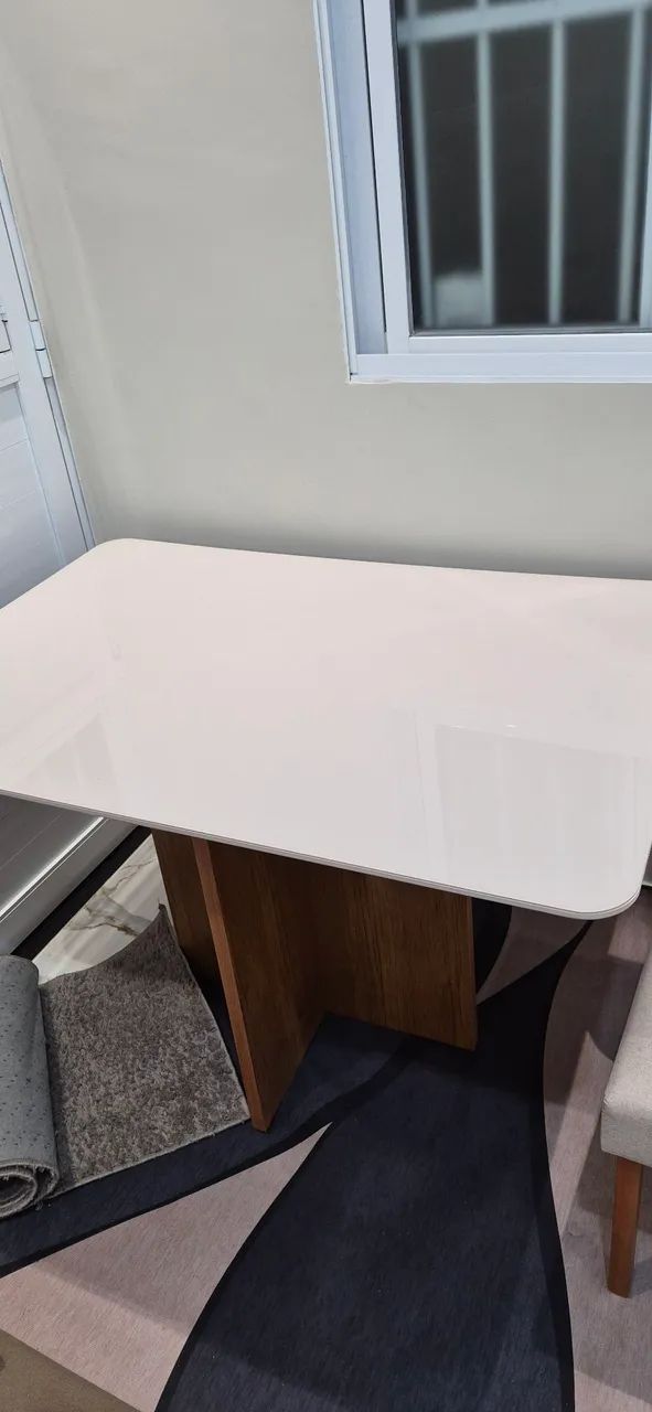 Mesa de tampo de vidro c/ 4 cadeiras - Foto 5