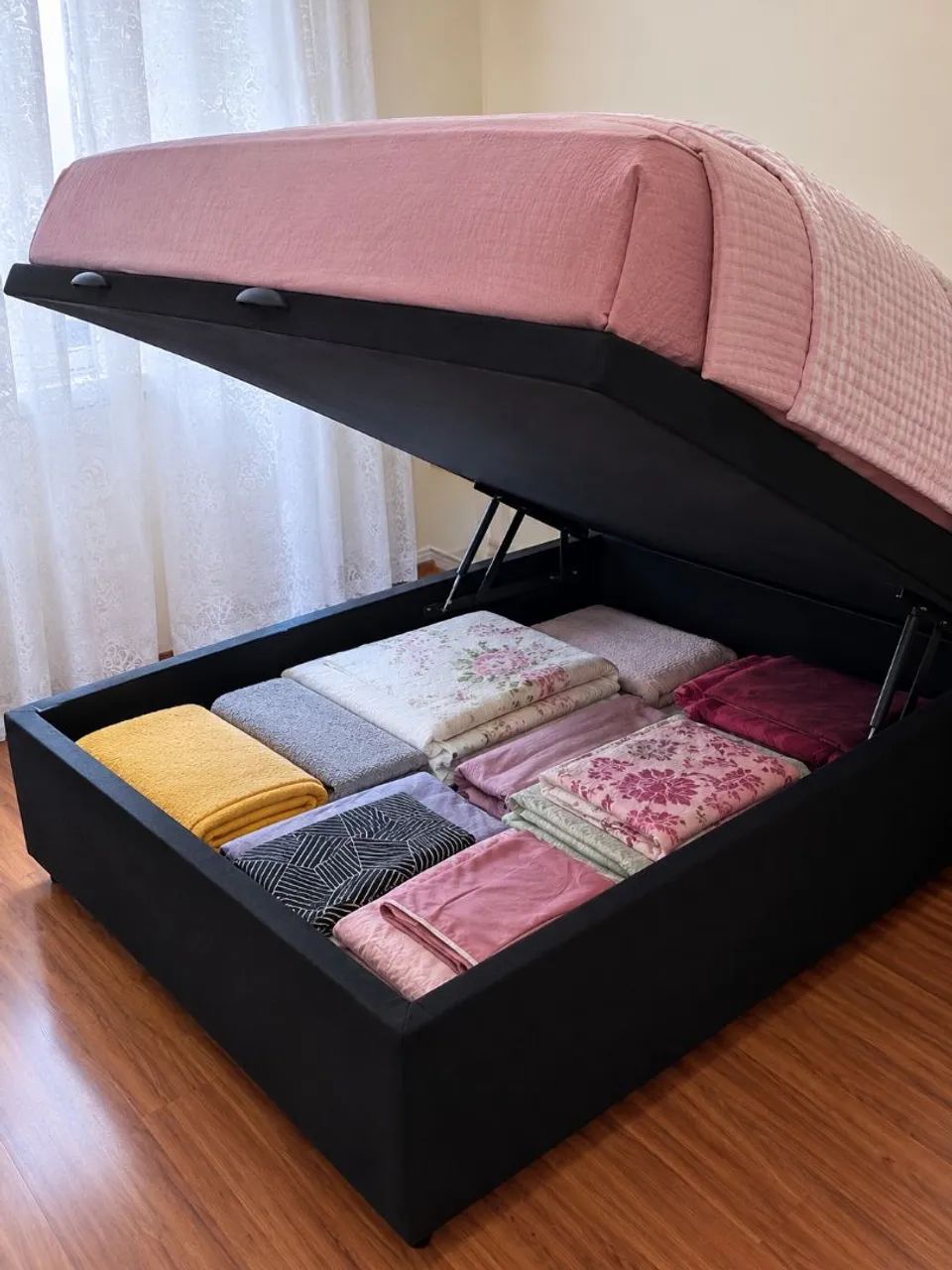 Cama box baú casal reforçado novíssimo!