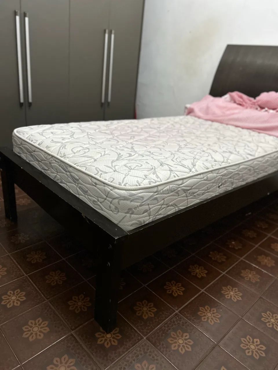 Cama com Colchão D33 Seminovo  - Foto 2