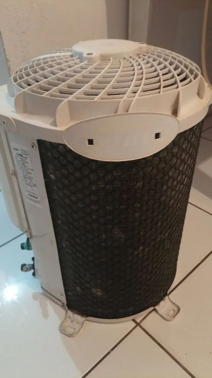 Ar condicionado comfee 12.000 BTUs 