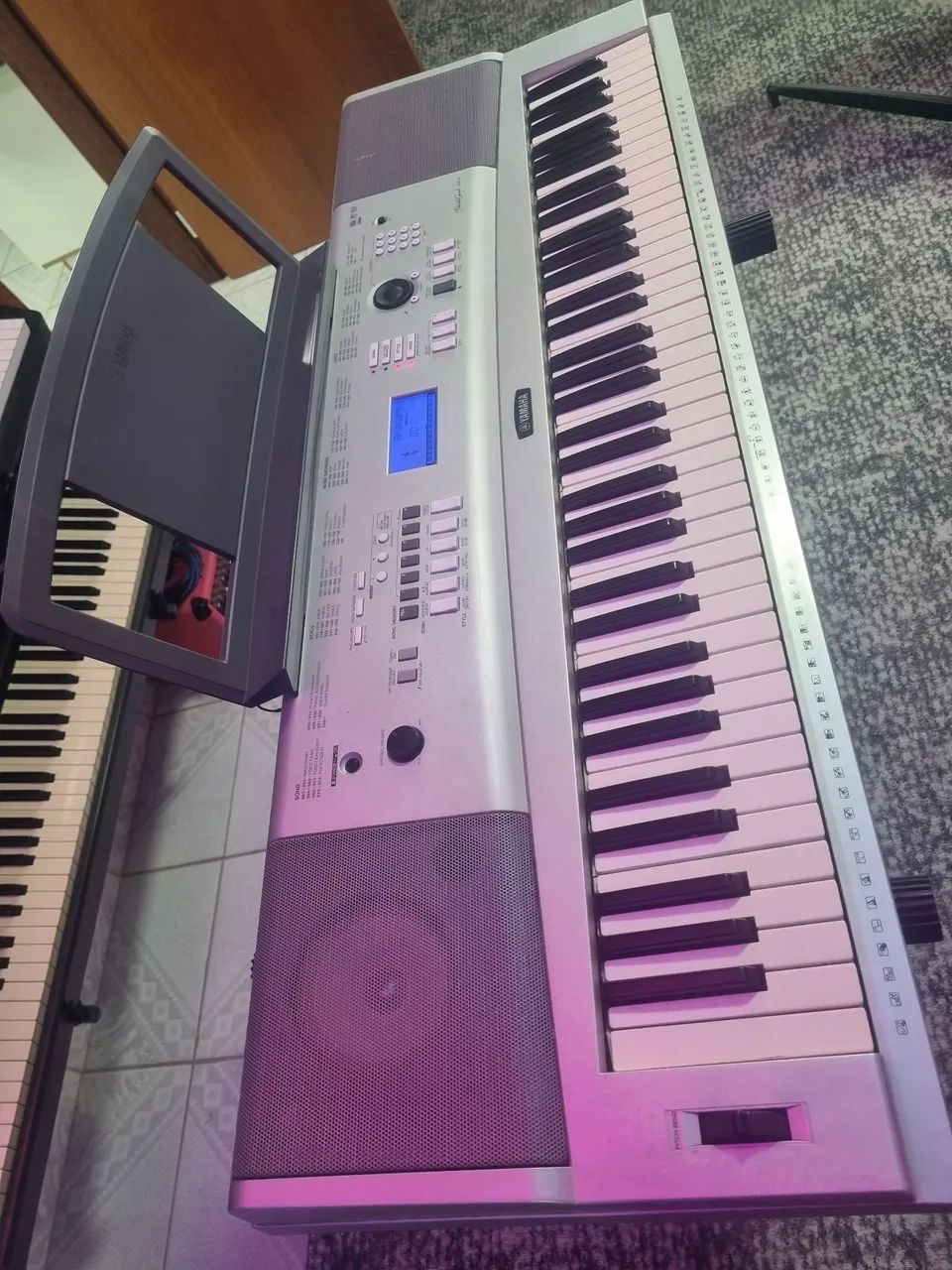 Teclado Yamaha DGX-220 - Foto 2