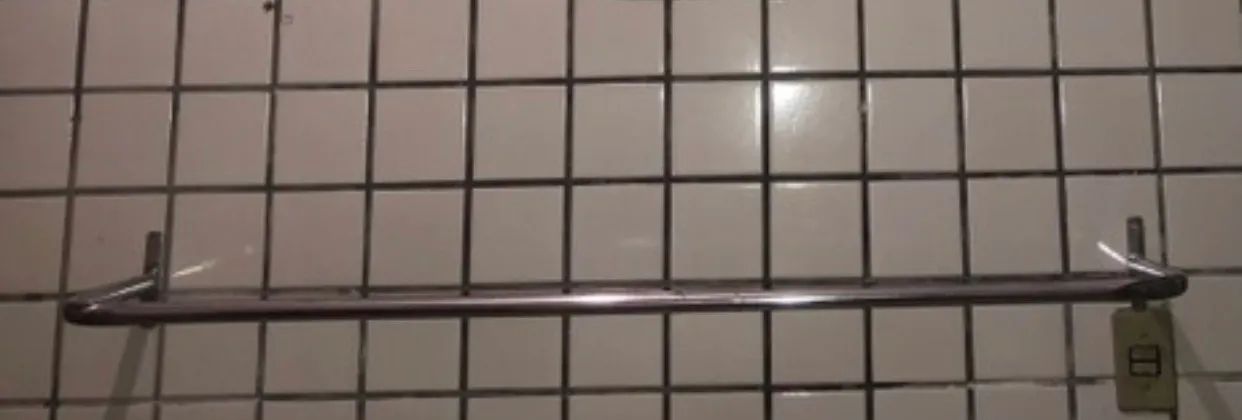 Arara cromada para loja 