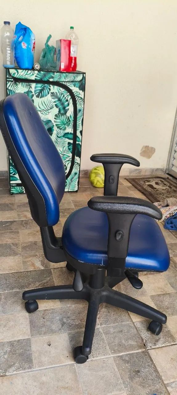 Cadeira de escritório e gamer regulável 