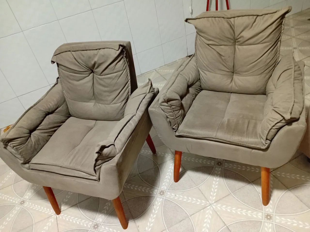 Sofá de canto novo com mais 2 poltrona  - Foto 5