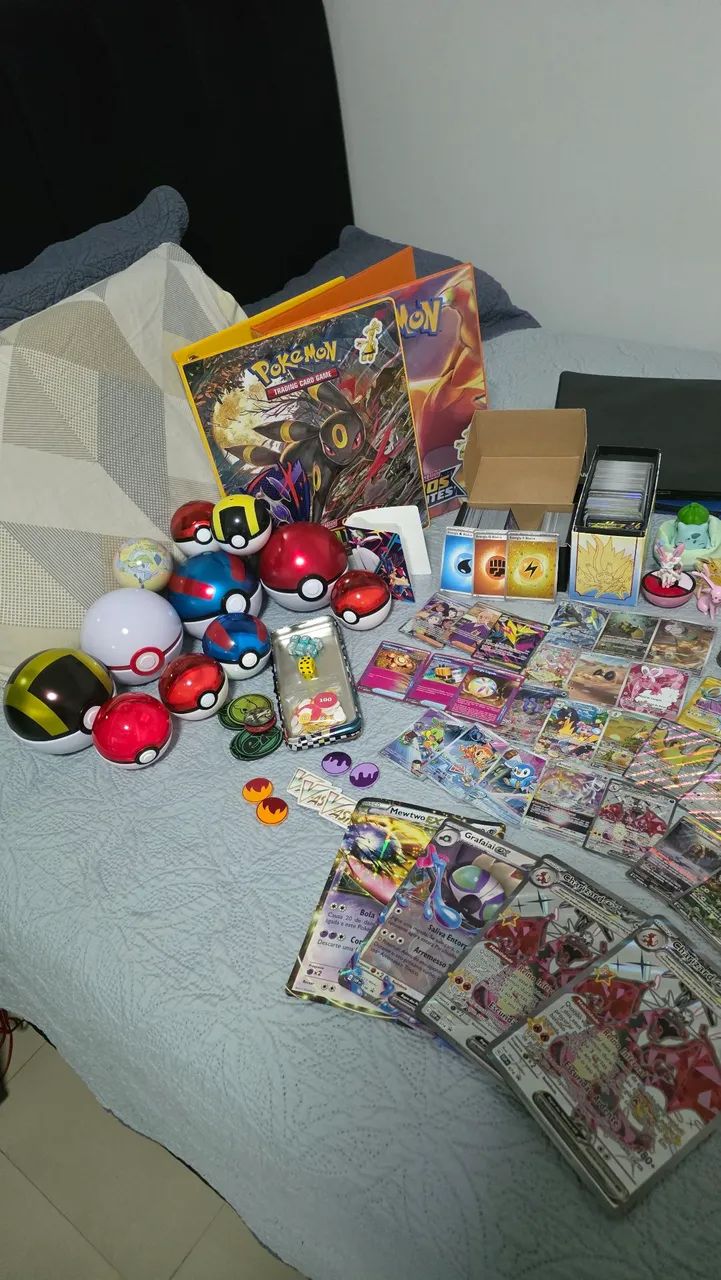 Coleção completa Pokémon Cartas + Brinquedos - Foto 3