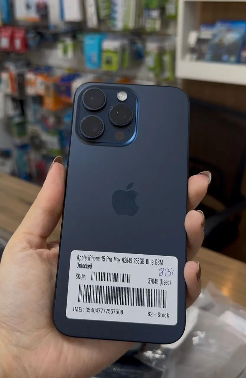 iPhone 15 Pro Max 256GB Bateria 86% C/Caixa Natural Leia Anúncio