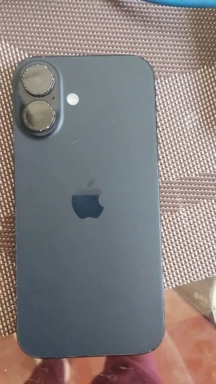 Iphone 11 e iPhone 16 normal para retirada de peças $R$300