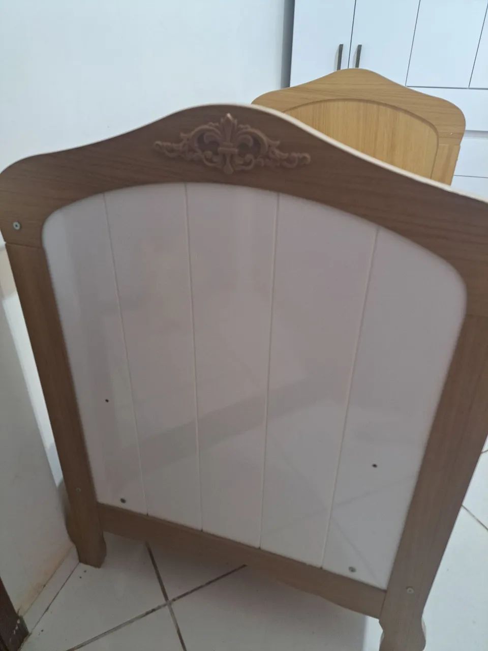 Vendo berço que vira cama com colchão  - Foto 3