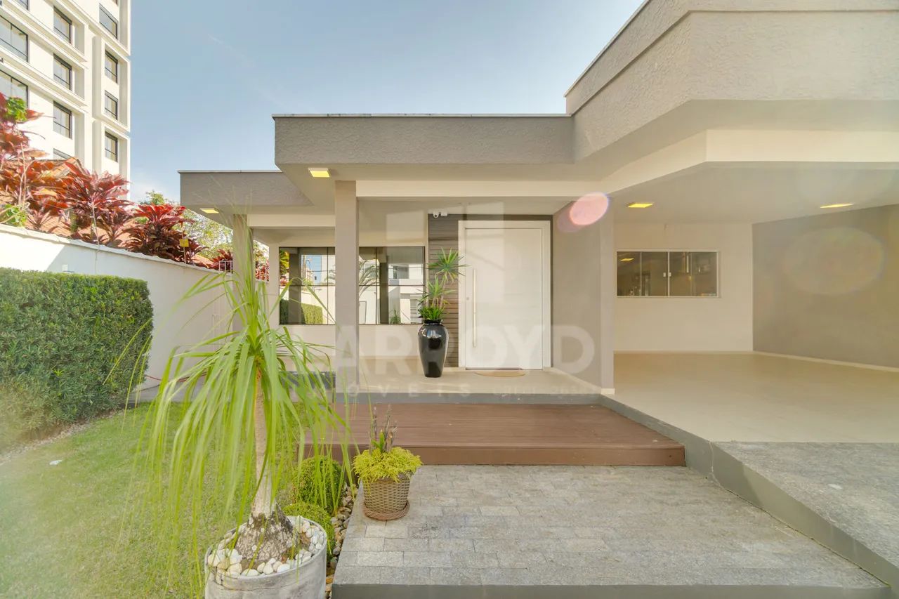 Casa à venda com edícula e ambientes amplos - Foto 2