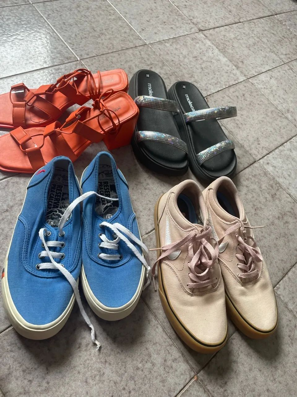 sandalia e tenis