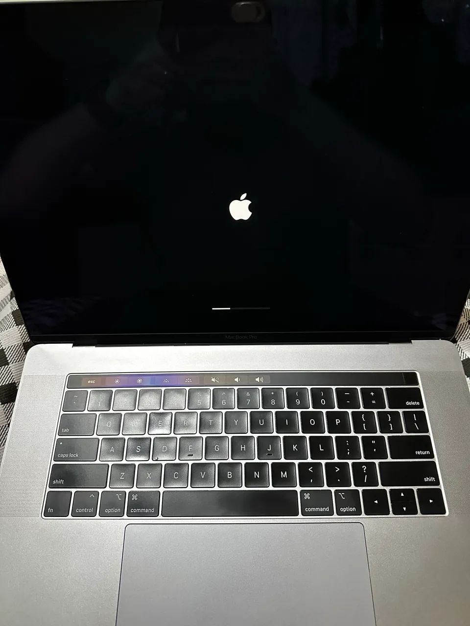 MacBook Pro 15? 2019 Core i9 16GB - Apenas 69 Ciclos - Impecável