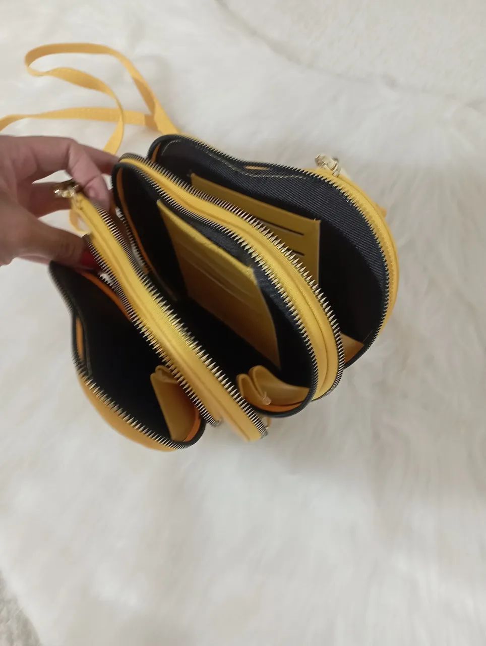 Bolsa coração amarela  - Foto 2