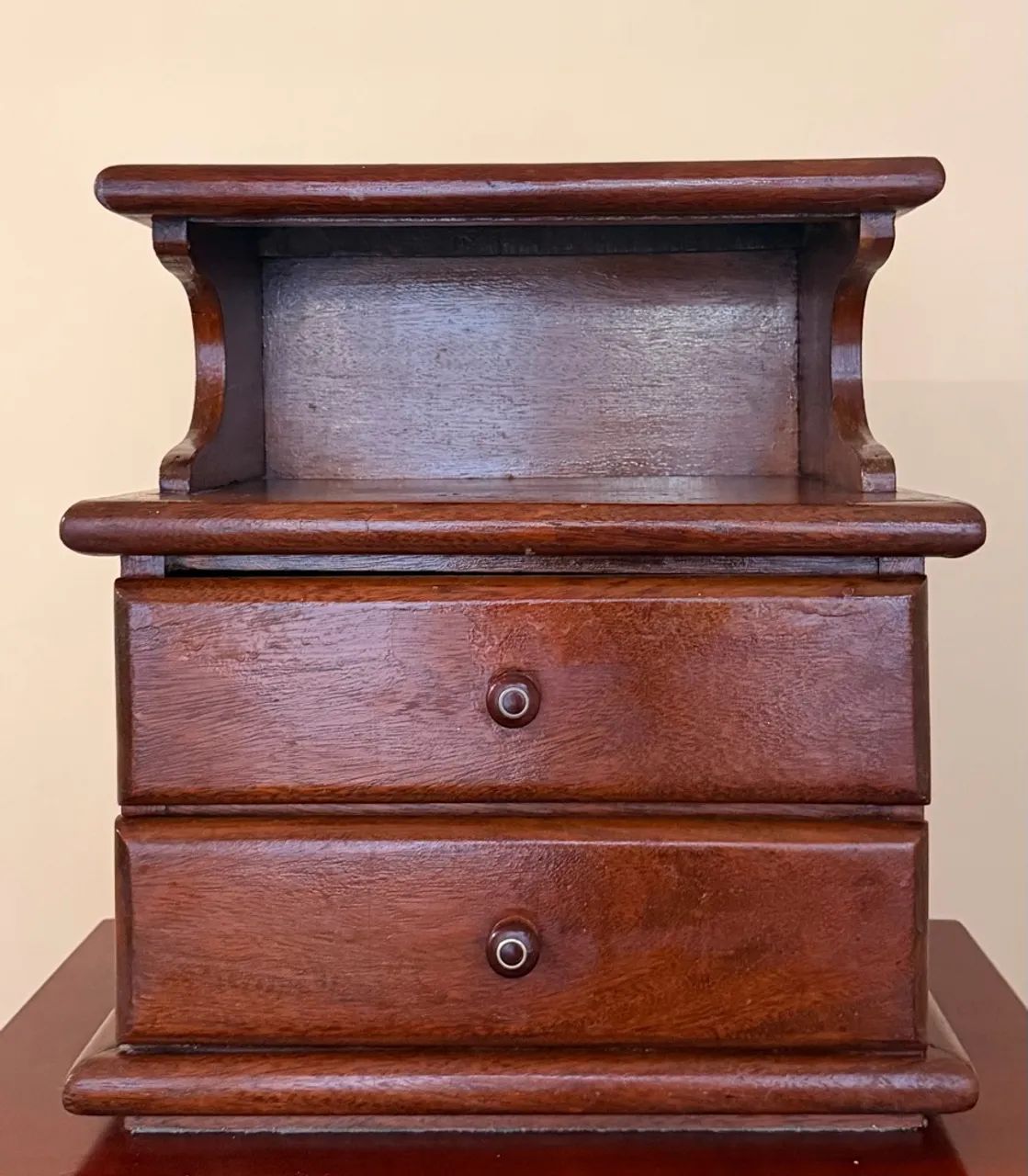Mesa de Cabeceira em madeira