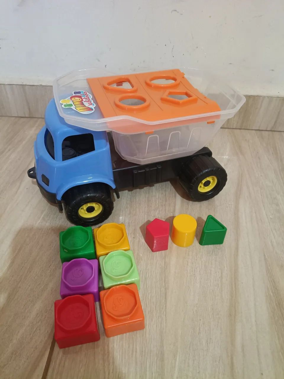 Caminhão com blocos de montar e encaixar - Foto 5