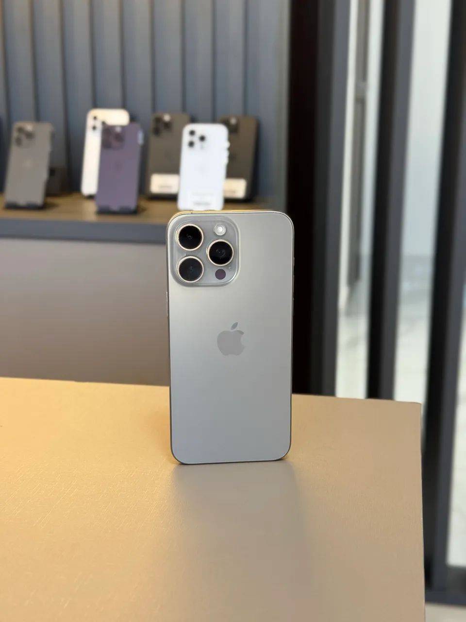 iPhone 15 pro max 256 gigas natural