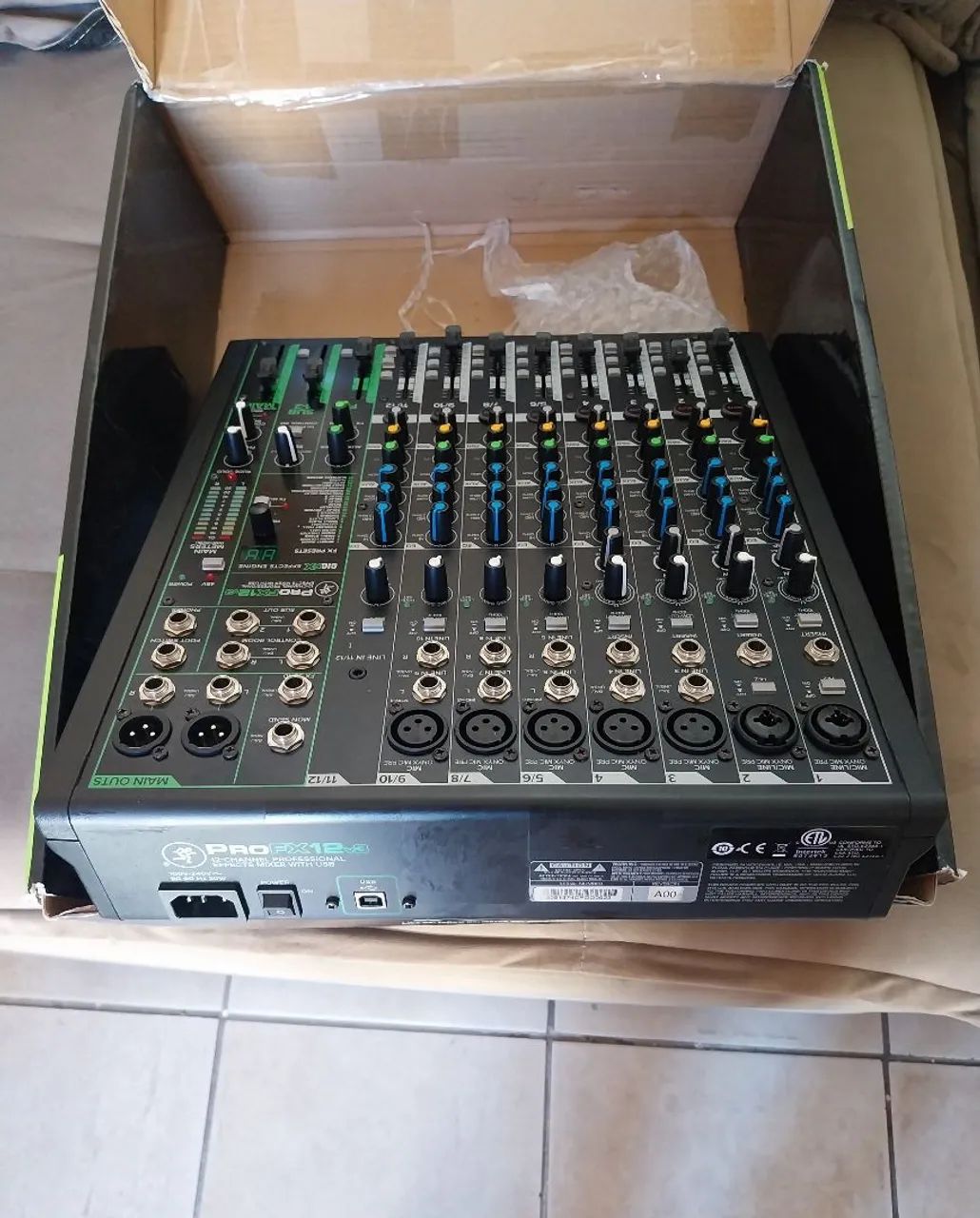 Mesa de som mackie pro fx 12 v3 - Foto 4