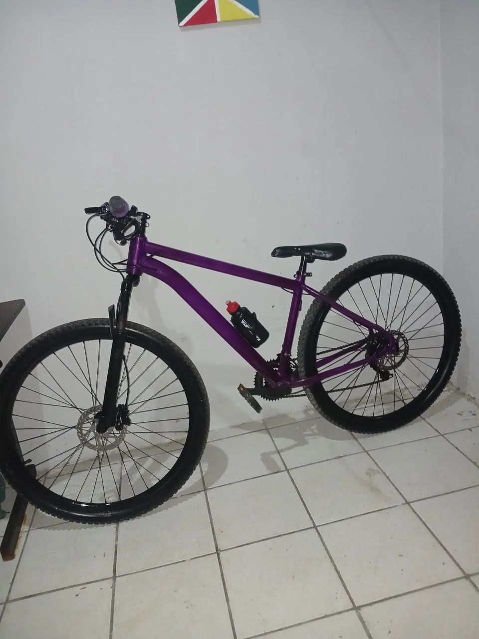 Bicicleta GTI aro 29 com freio a disco.