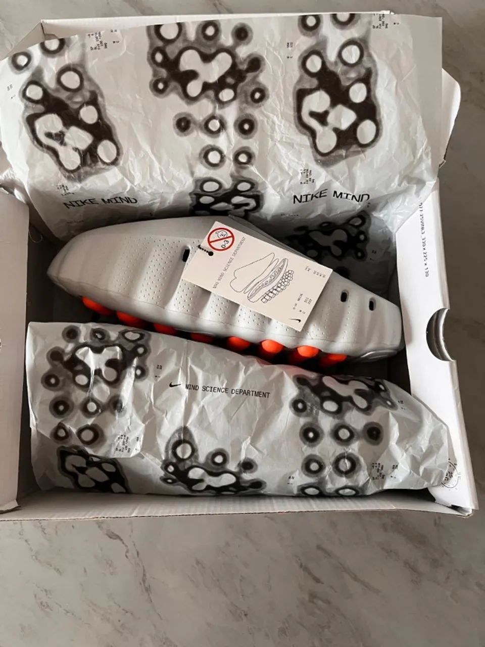Nike Mind 001
