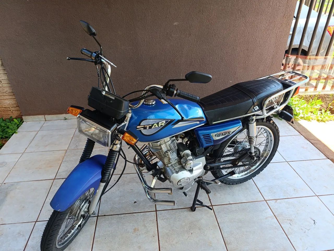 Vendo Moto Star 125 com documento 