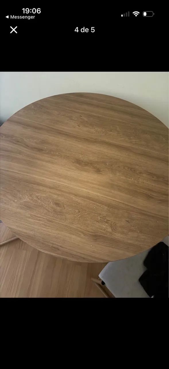 Mesa com 3 cadeiras