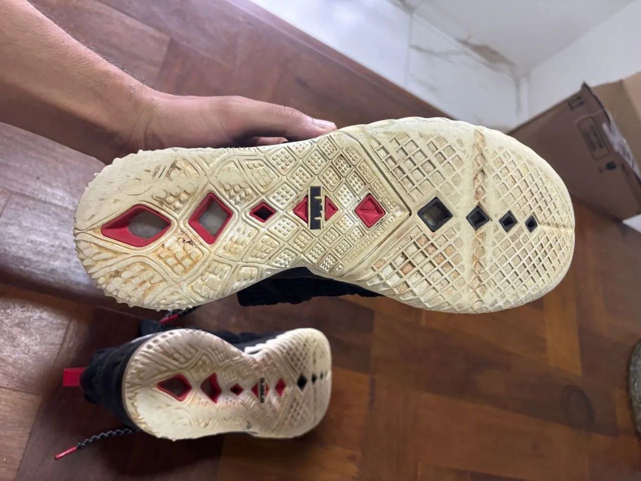 Tênis Nike LeBron 18 ?Bred? - Foto 3