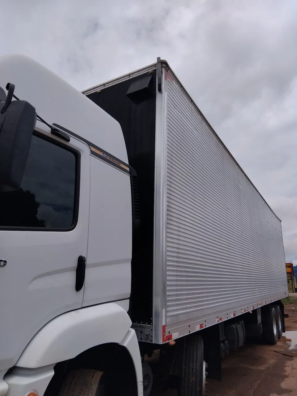 Caminhões 2019 - Aparecida de Goiânia, Grande Goiânia - Goiás