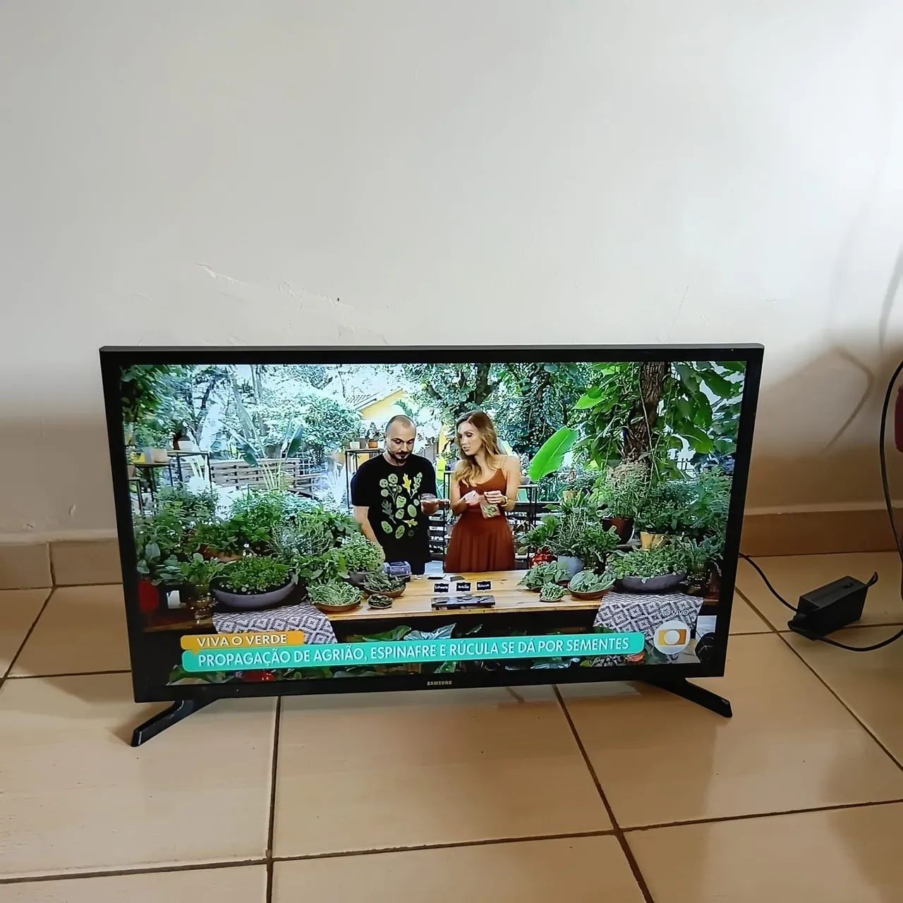 Smart TV Samsung tizen 32 polegadas wiffi  - Foto 4
