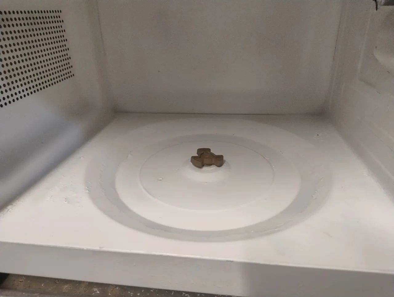 Microondas 28 litros funciona perfeitamente - Foto 4