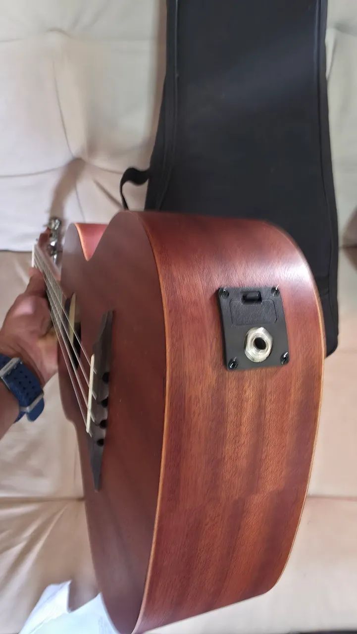 UKULELE TAGIMA 27K TENOR COM CAPA ALCOCHOADA E CAPTAÇÃO COM AFINADOR  - Foto 4