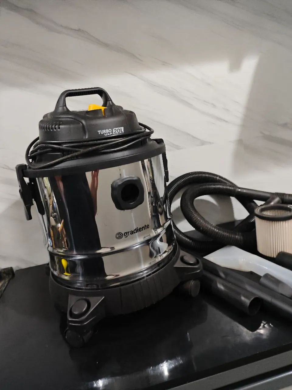 Aspirador gradiente 20l/ pó e água  - Foto 4