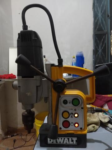Furadeira magnética Dewalt