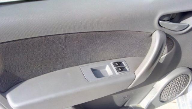 FIAT PALIO NOVA GERAÇÃO ATTRACTIVE 1.0 8V EVO FLEX Prata 2015/2015 - Foto 14
