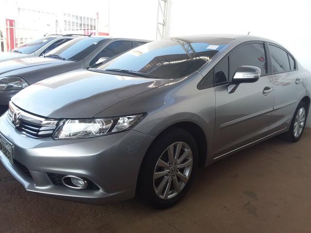 HONDA CIVIC LXR 2.0 13/14- veiculo em ótimo estado de conservação - Foto 4
