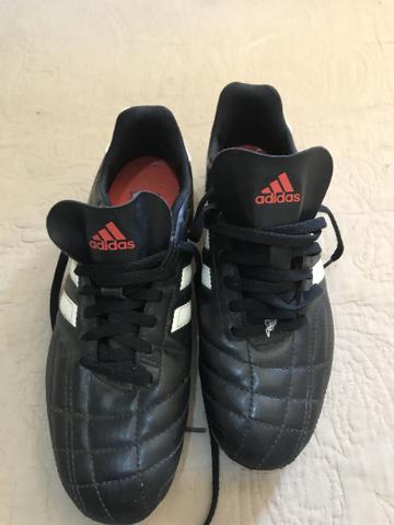 Chuteira adidas n40