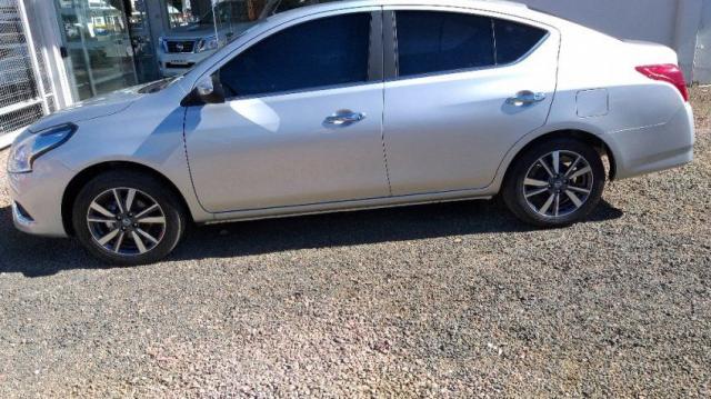 NISSAN VERSA SL 1.6 16V CVT FLEXSTART Prata 2017/2018 - Foto 9