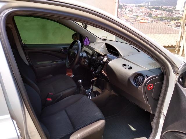 Toyota etio 1.3 2017 - Foto 6