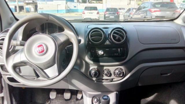 FIAT PALIO NOVA GERAÇÃO ATTRACTIVE 1.0 8V EVO FLEX Prata 2015/2015 - Foto 6