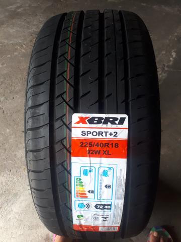 PNEU 225 40 R18 perfil baixo