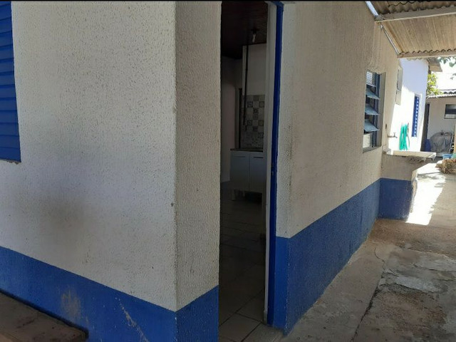 Aluga-se 1 casa no bairro Vitória régia 2