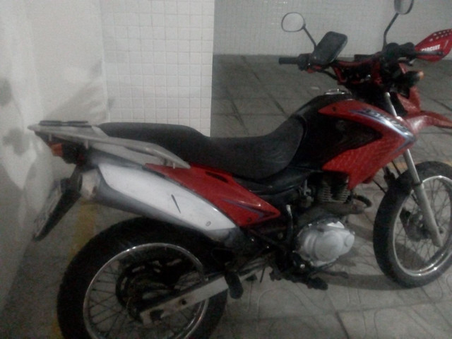 Vende-se uma Bros 2013 125